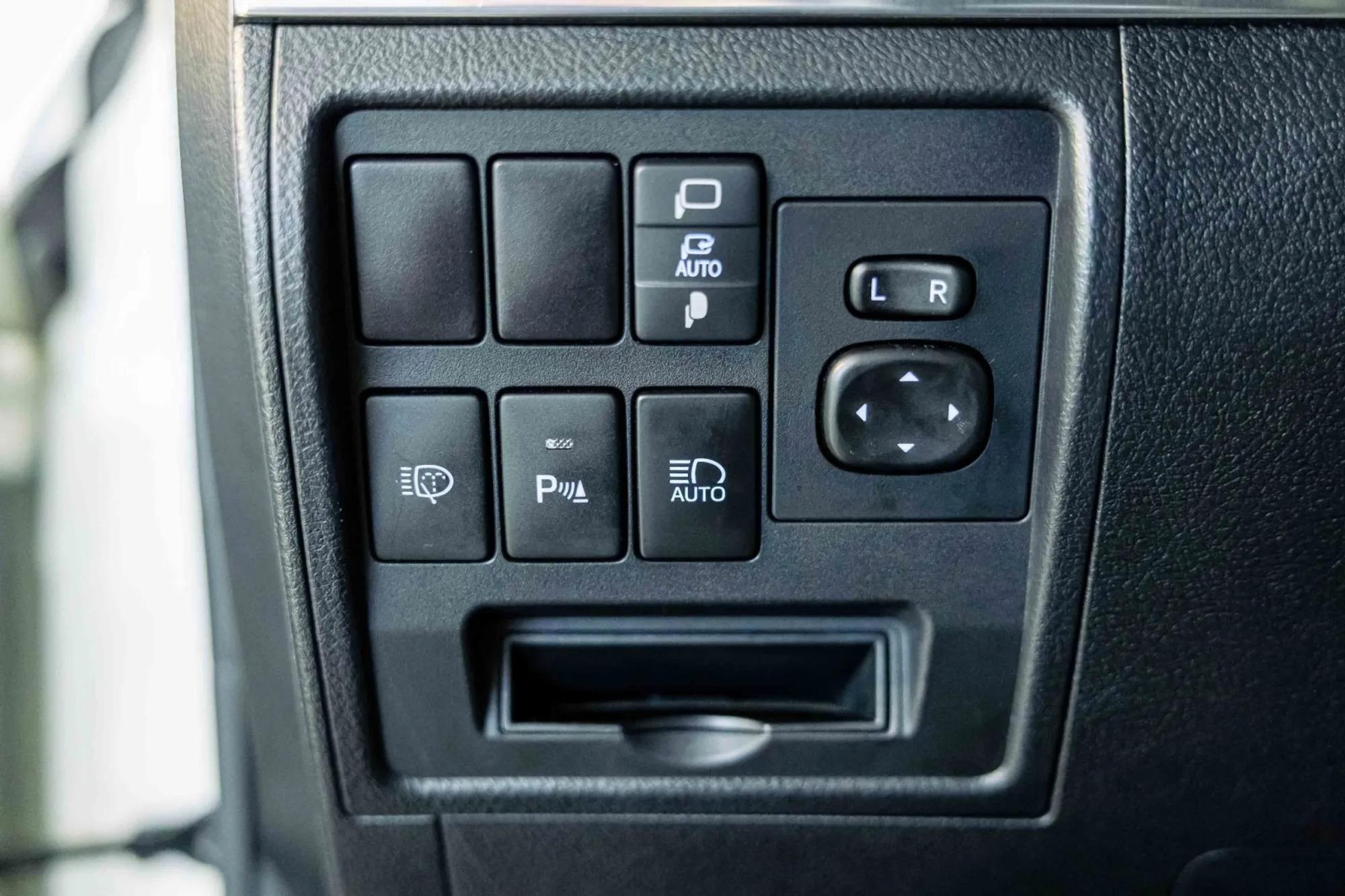 2018 Toyota Land Cruiser