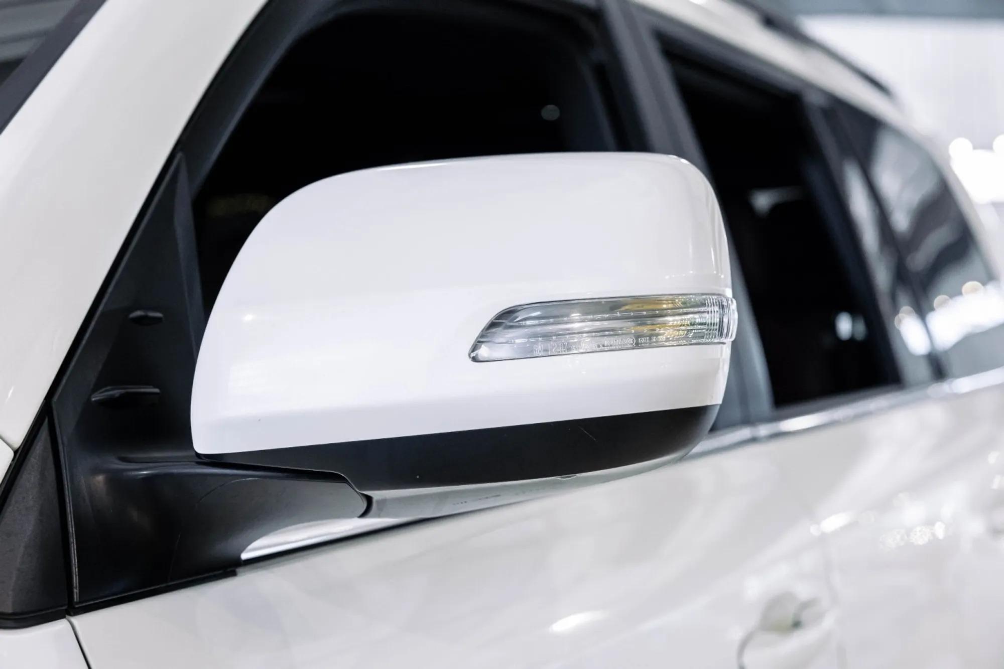 2018 Toyota Land Cruiser