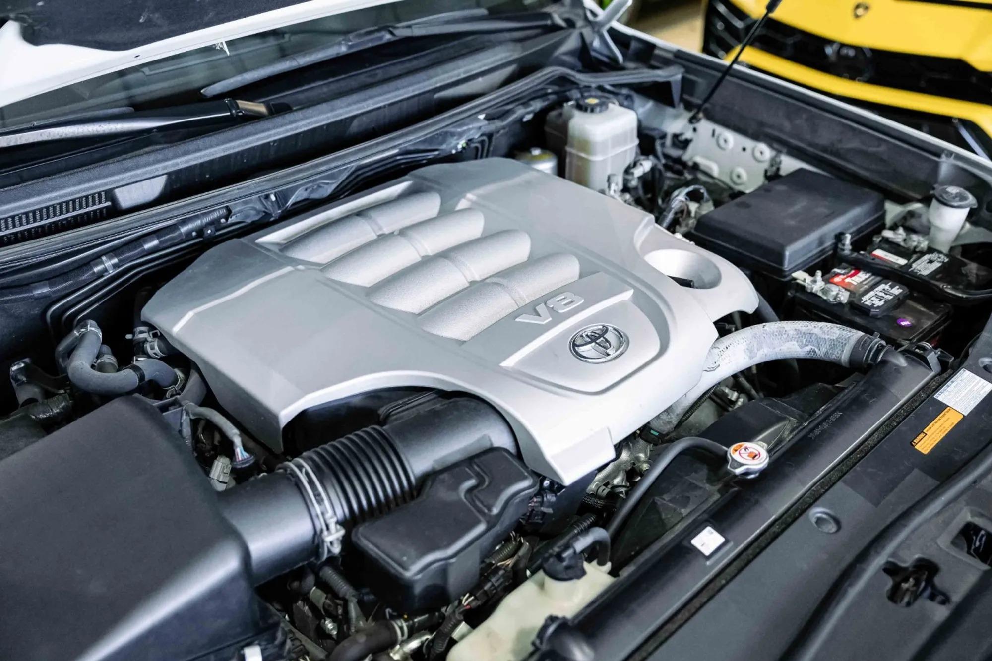 2018 Toyota Land Cruiser