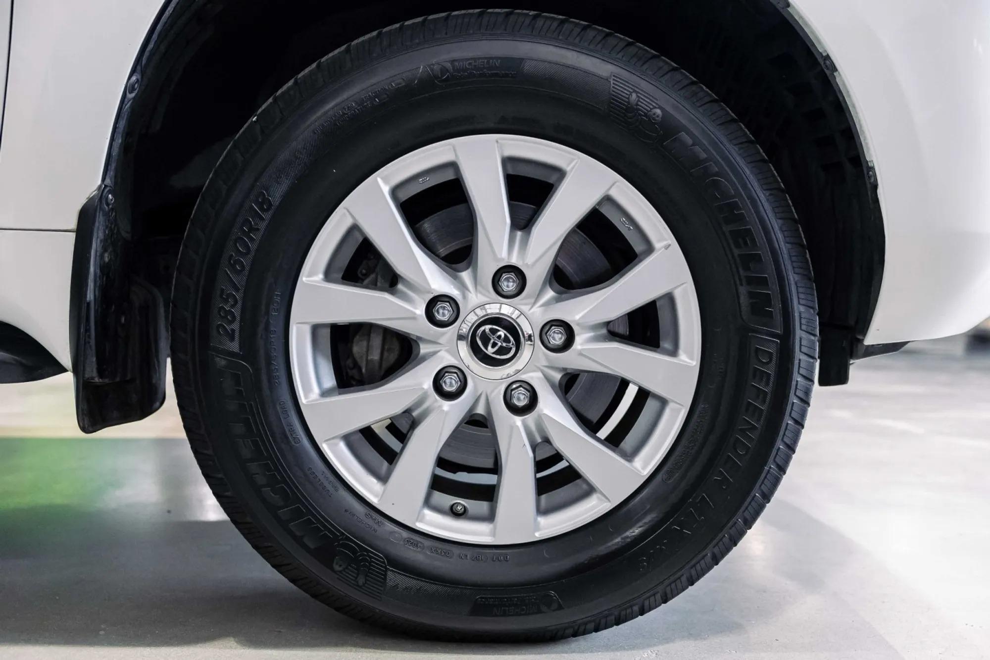 2018 Toyota Land Cruiser