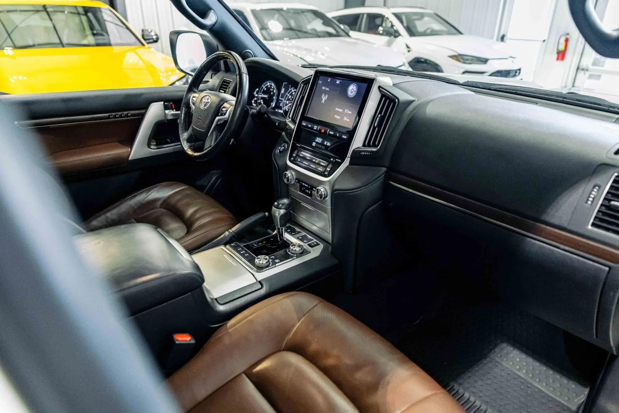 2018 Toyota Land Cruiser