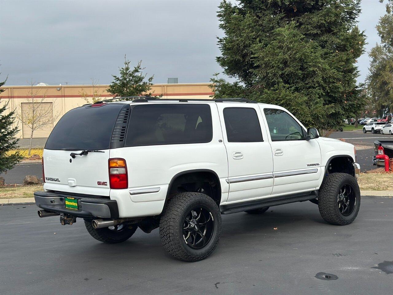 2002 GMC Yukon XL 2500 SLT - 3