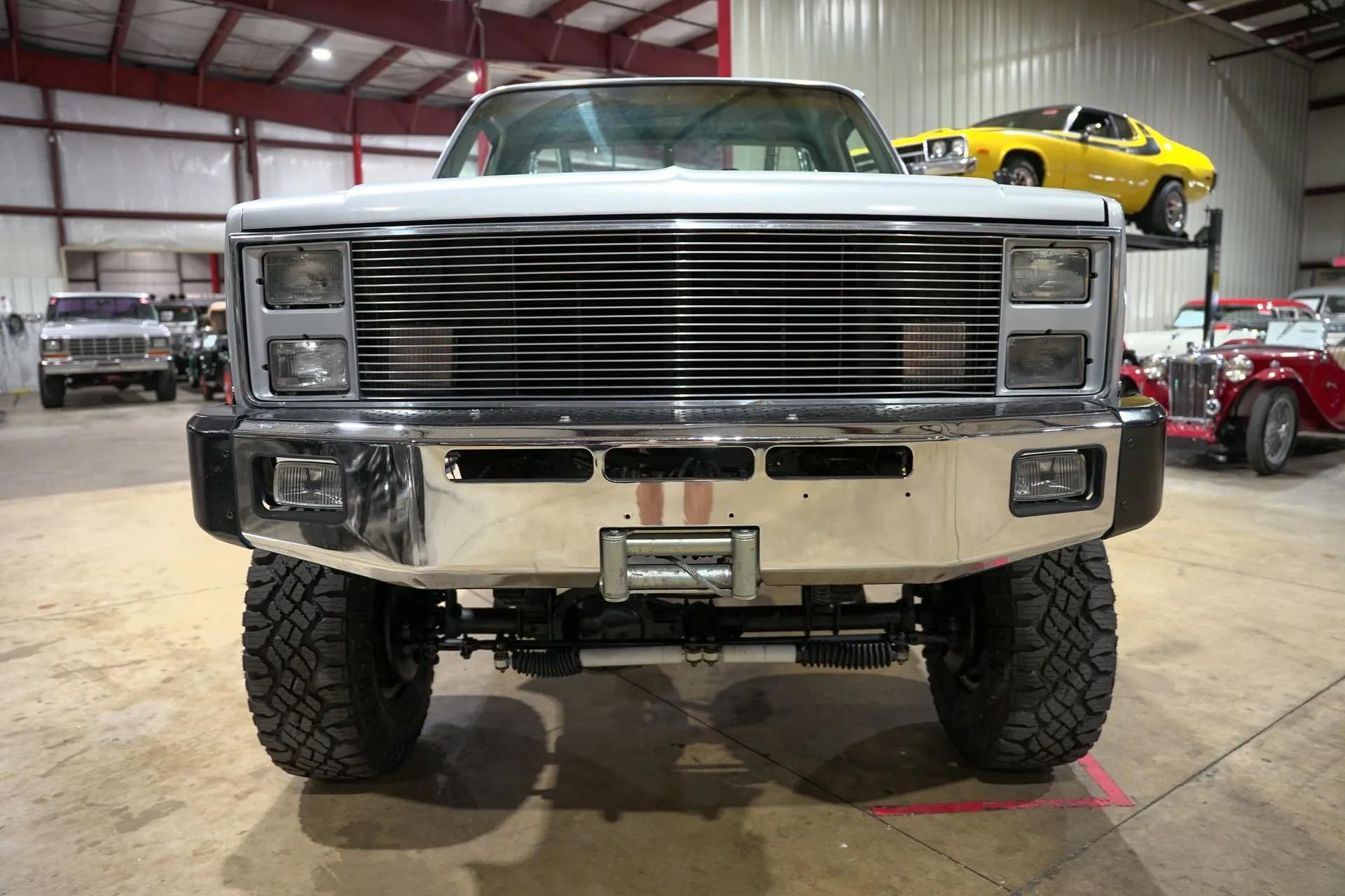 Lifted 1985 Chevrolet K10