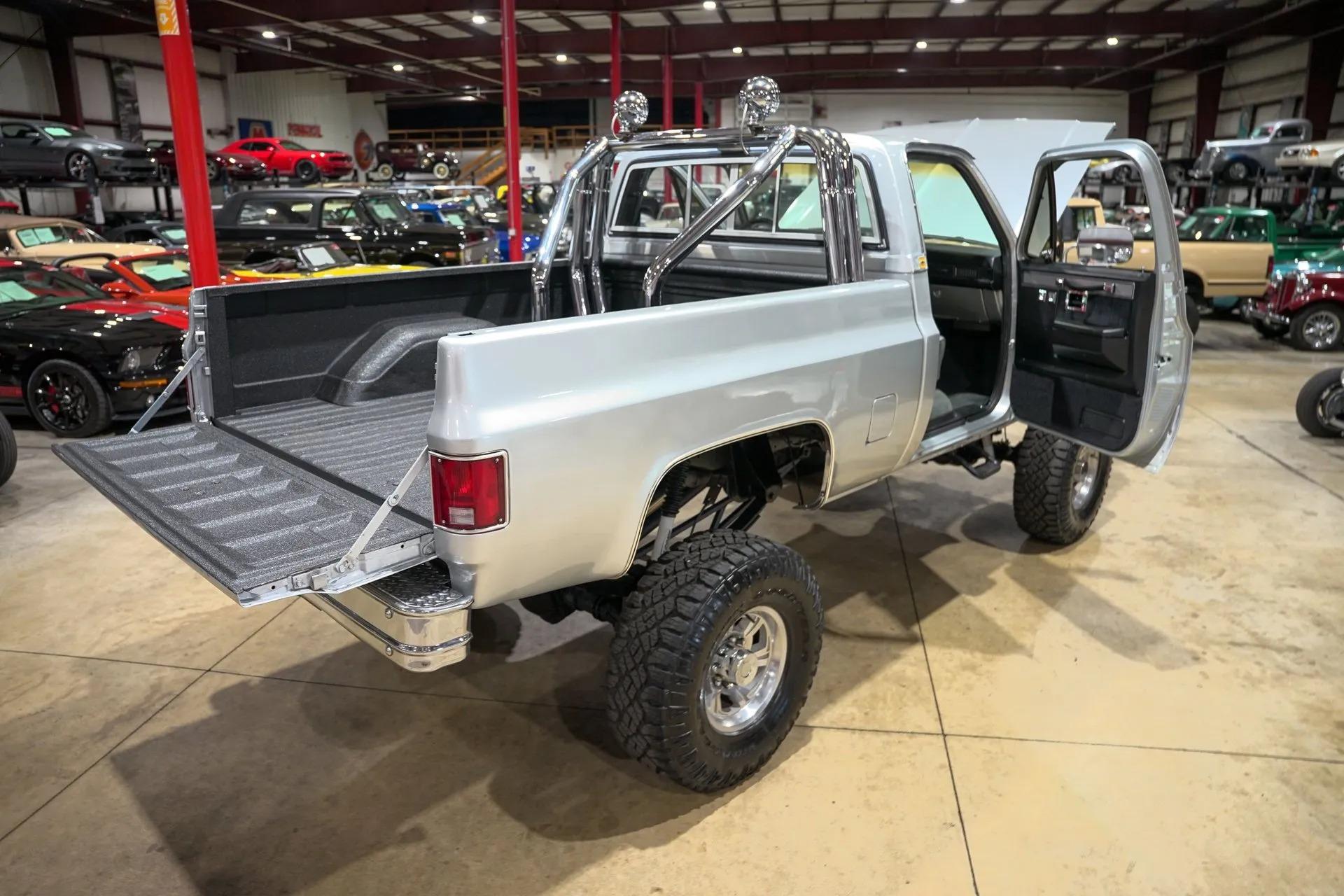 Lifted 1985 Chevrolet K10