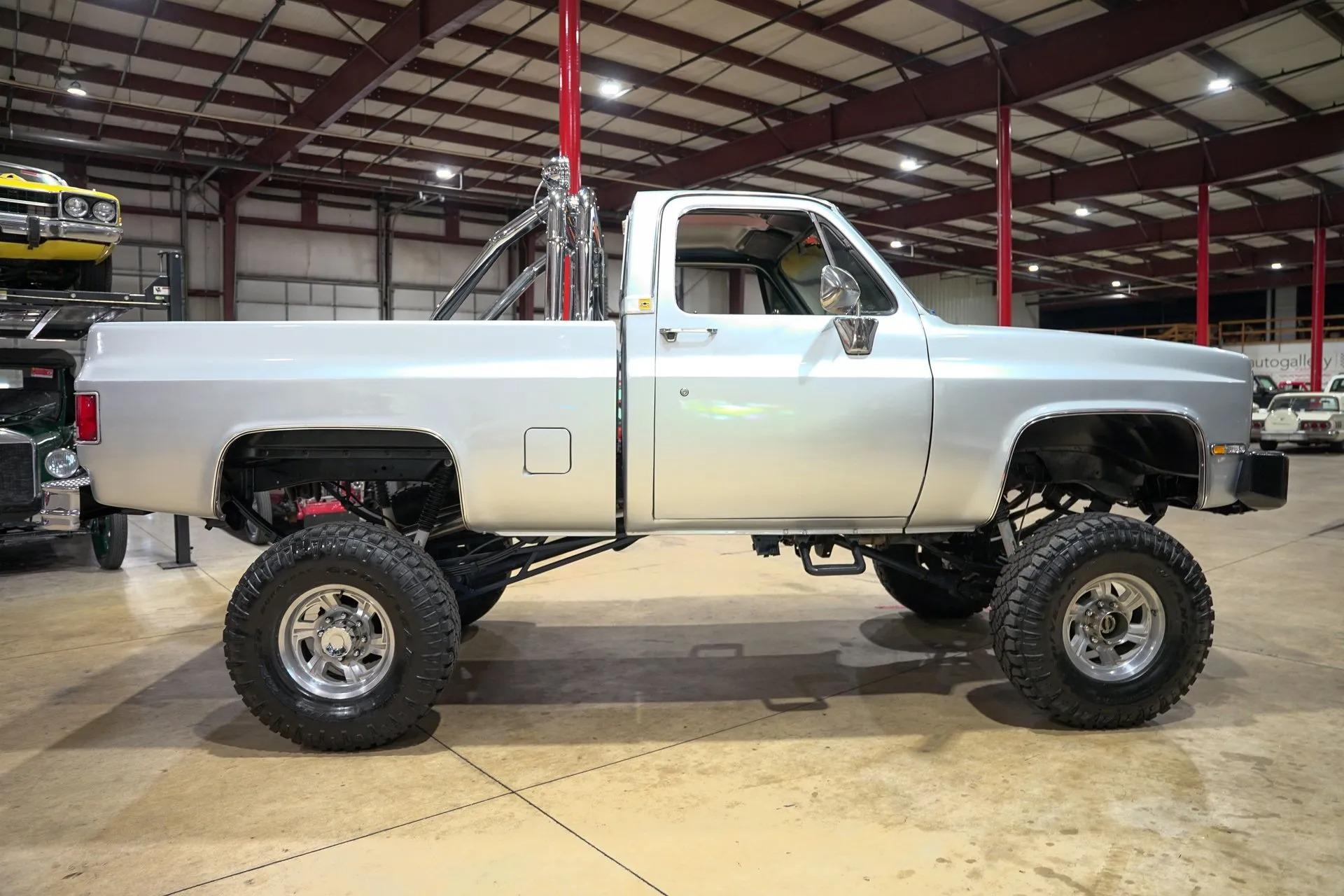Lifted 1985 Chevrolet K10