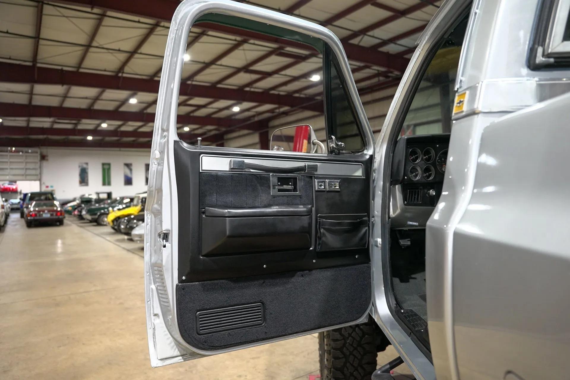 Lifted 1985 Chevrolet K10