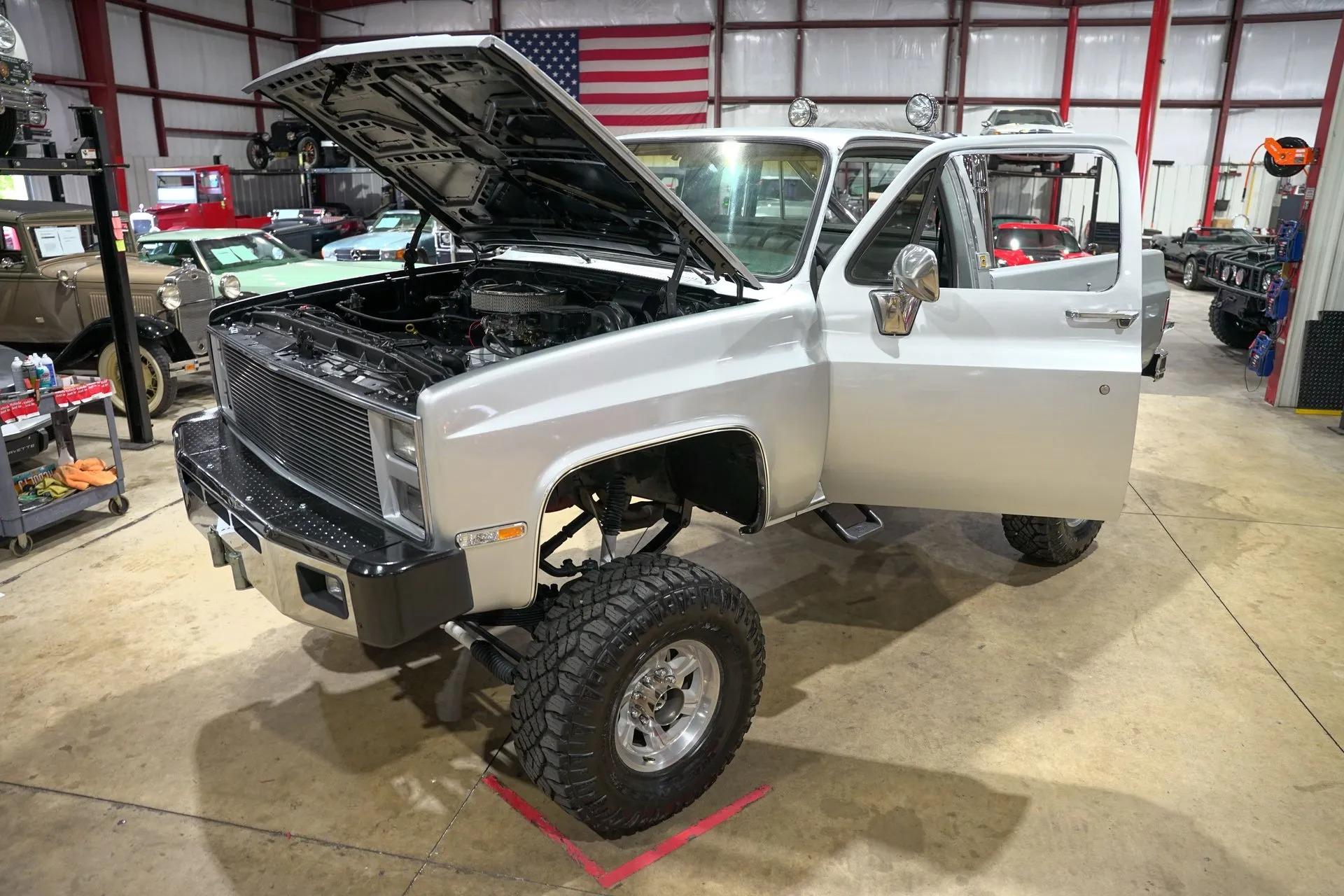 Lifted 1985 Chevrolet K10