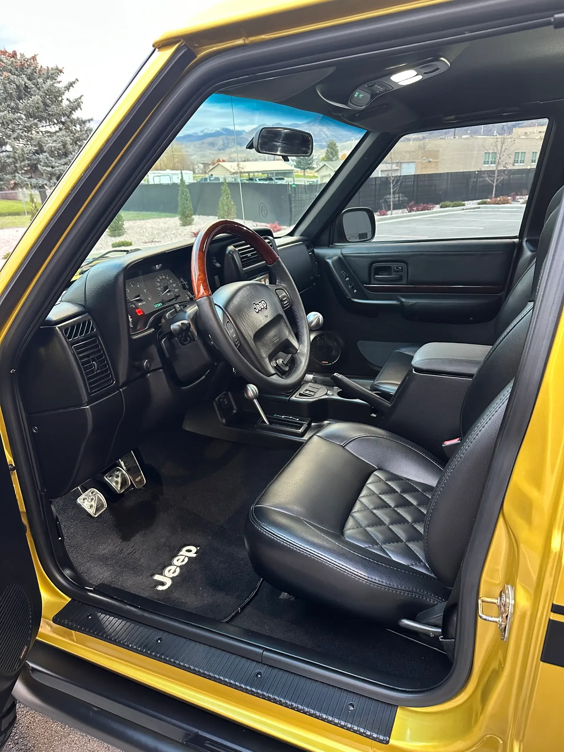 LS-Powered 1989 Jeep Comanche Pioneer Restomod