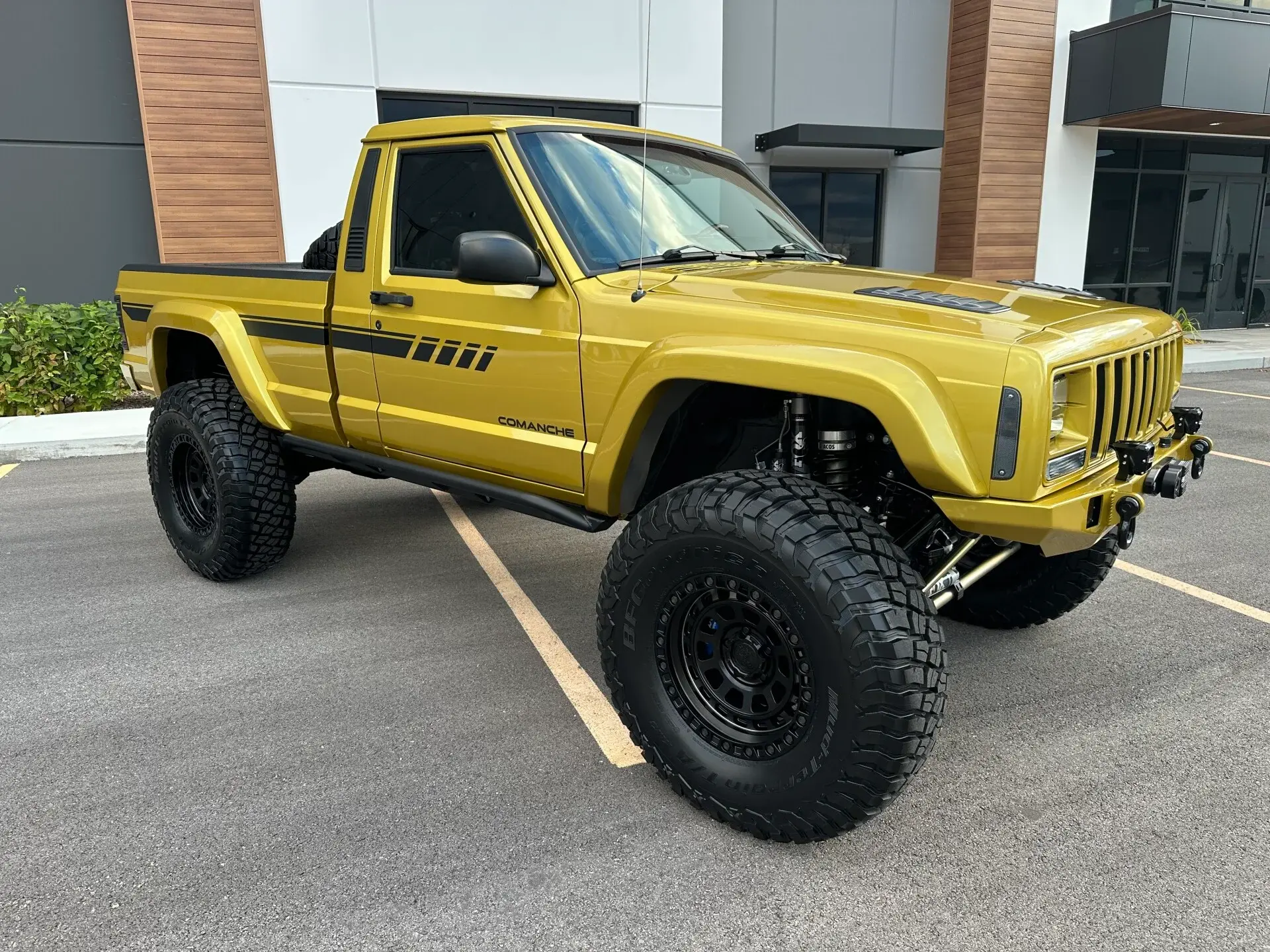LS-Powered 1989 Jeep Comanche Pioneer Restomod