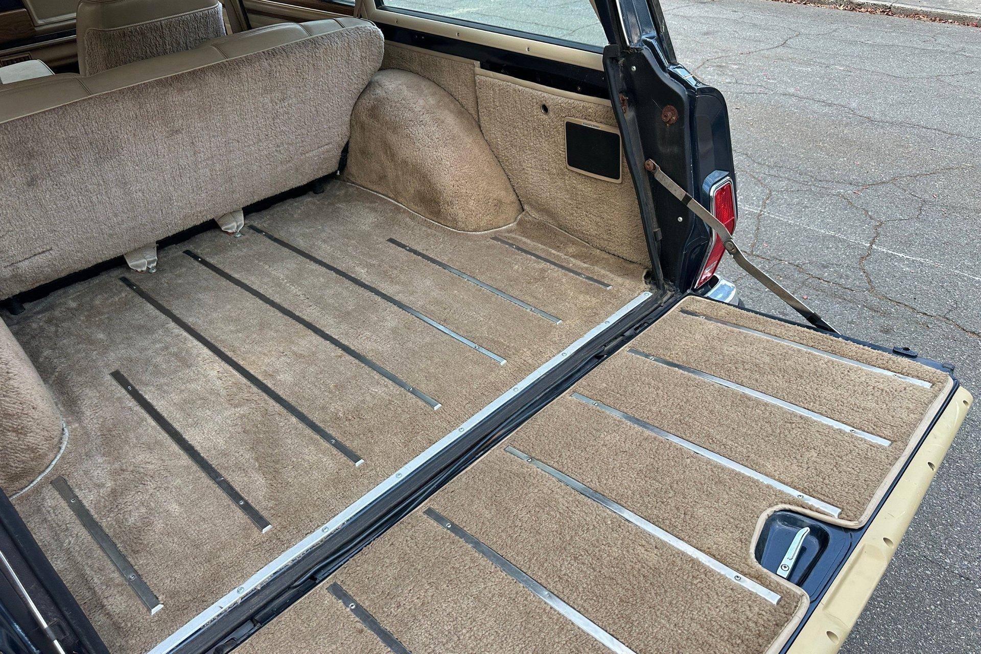 1989 Jeep Grand Wagoneer