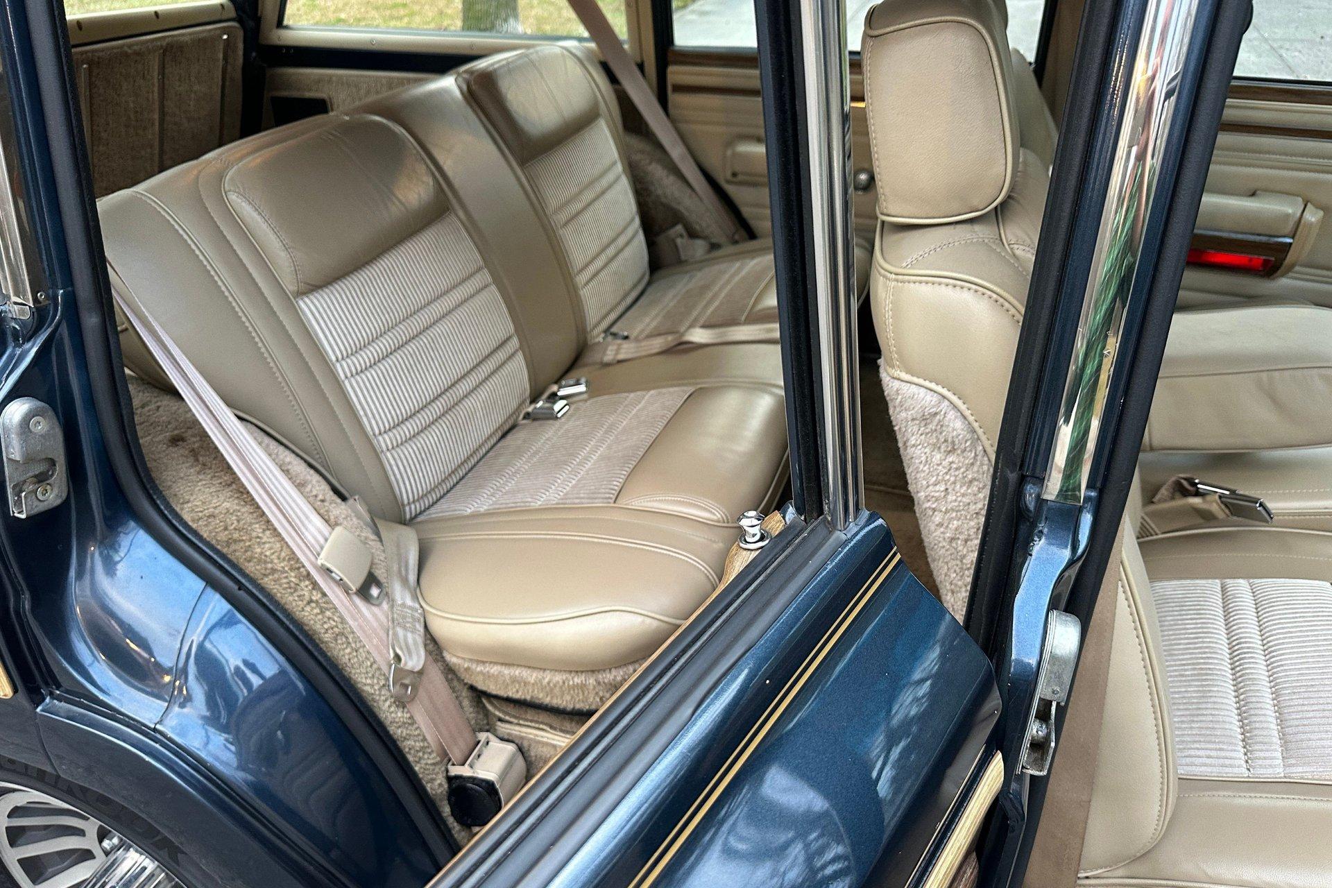 1989 Jeep Grand Wagoneer