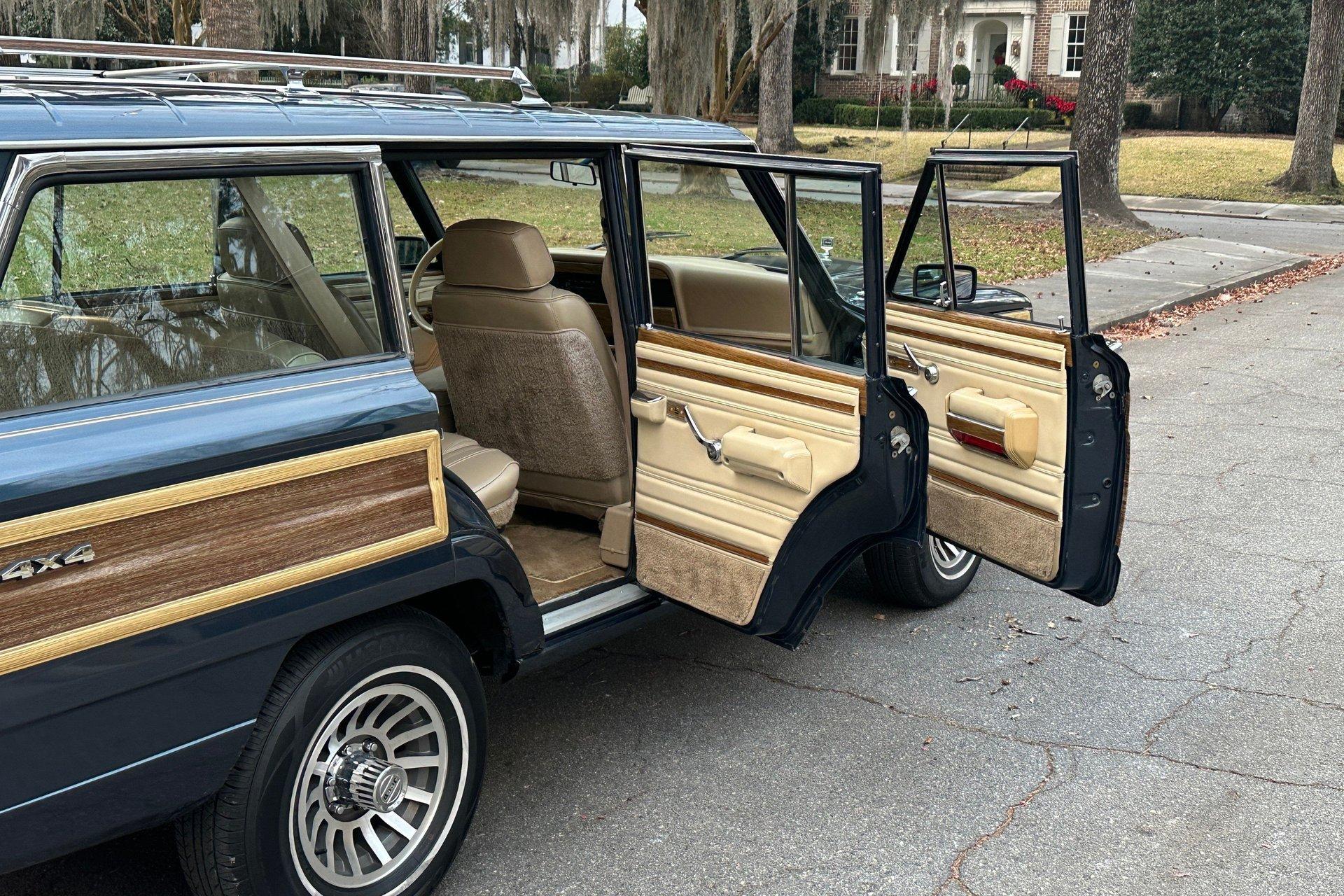 1989 Jeep Grand Wagoneer