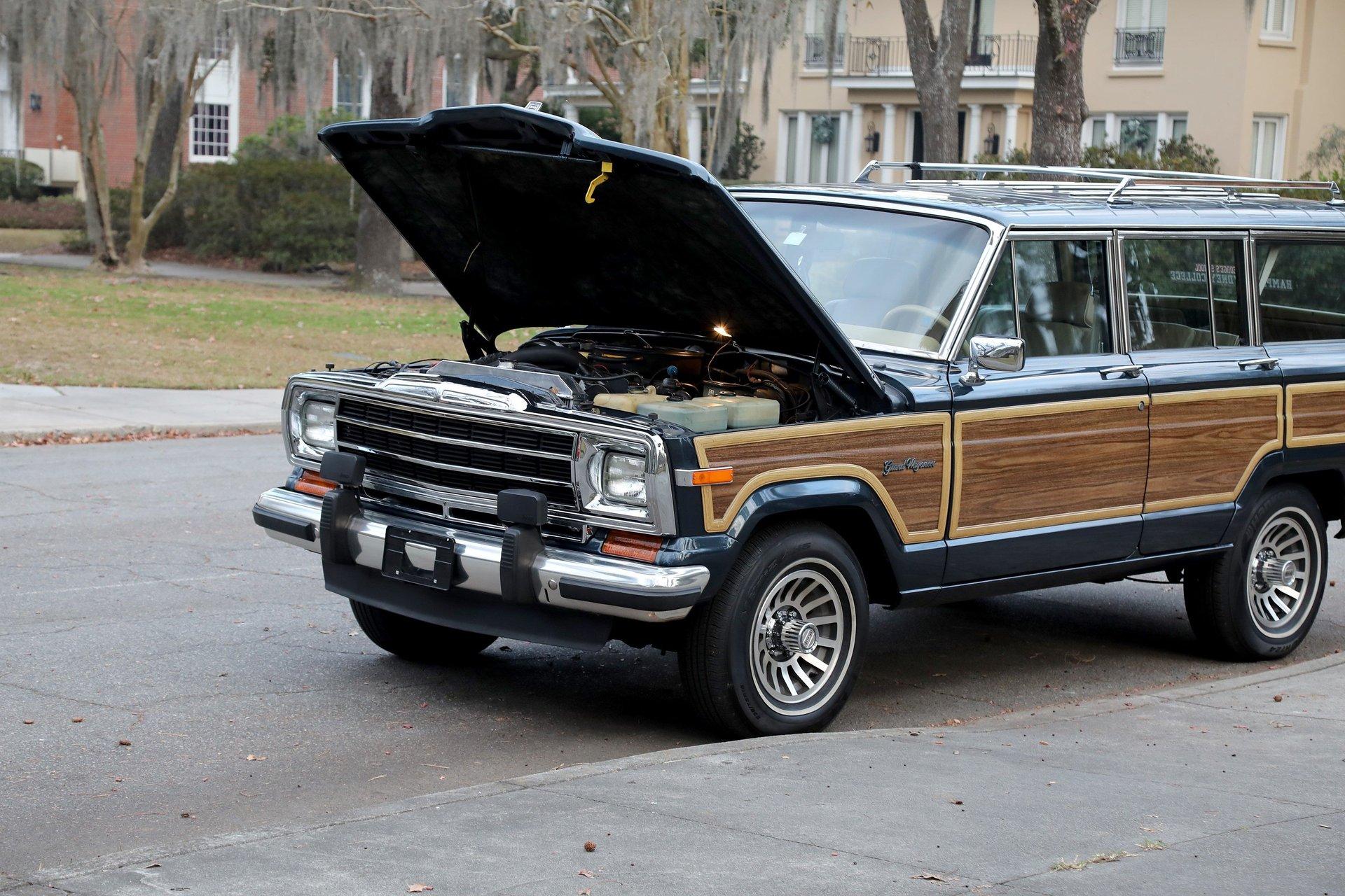 1989 Jeep Grand Wagoneer