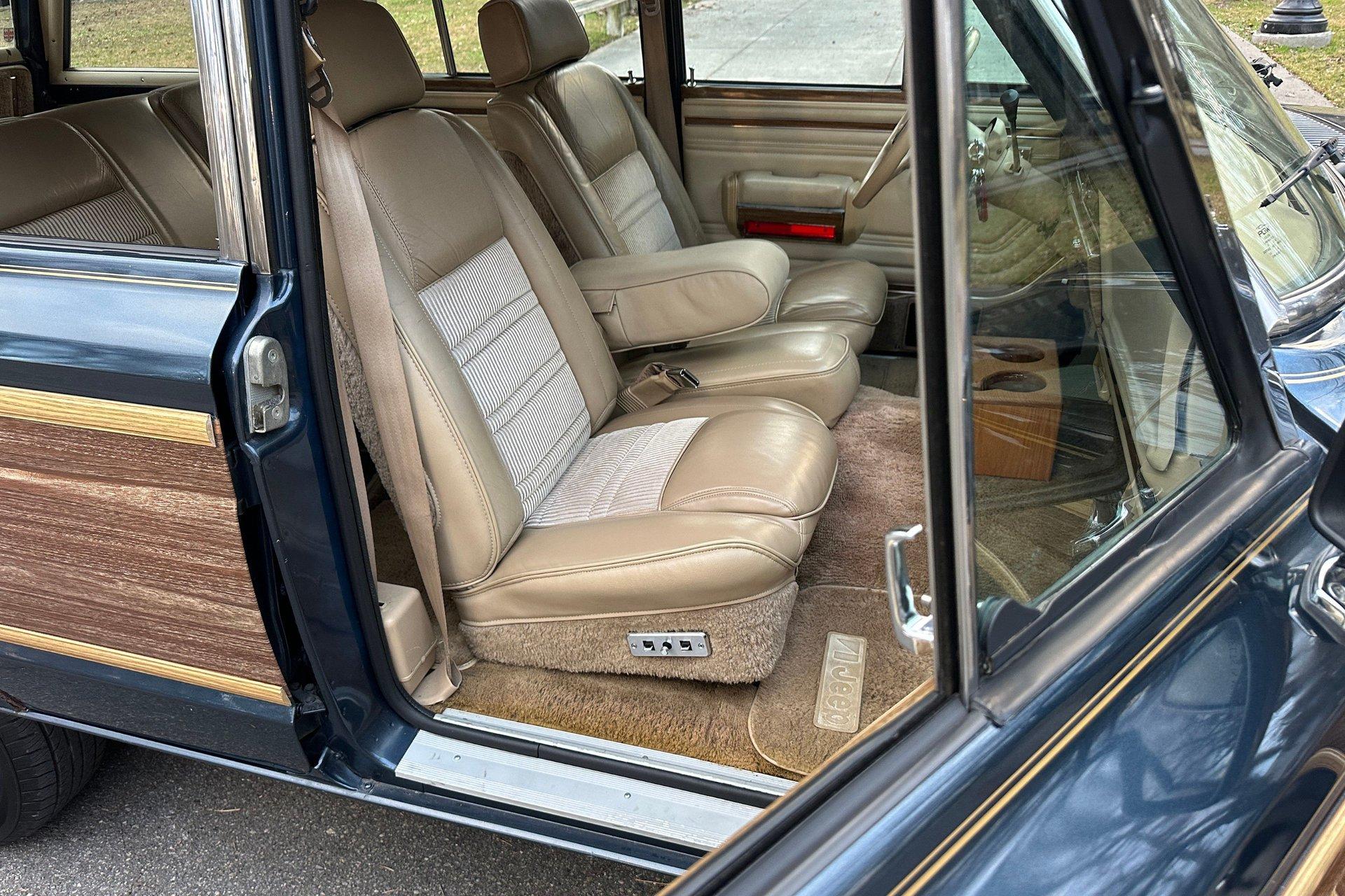 1989 Jeep Grand Wagoneer