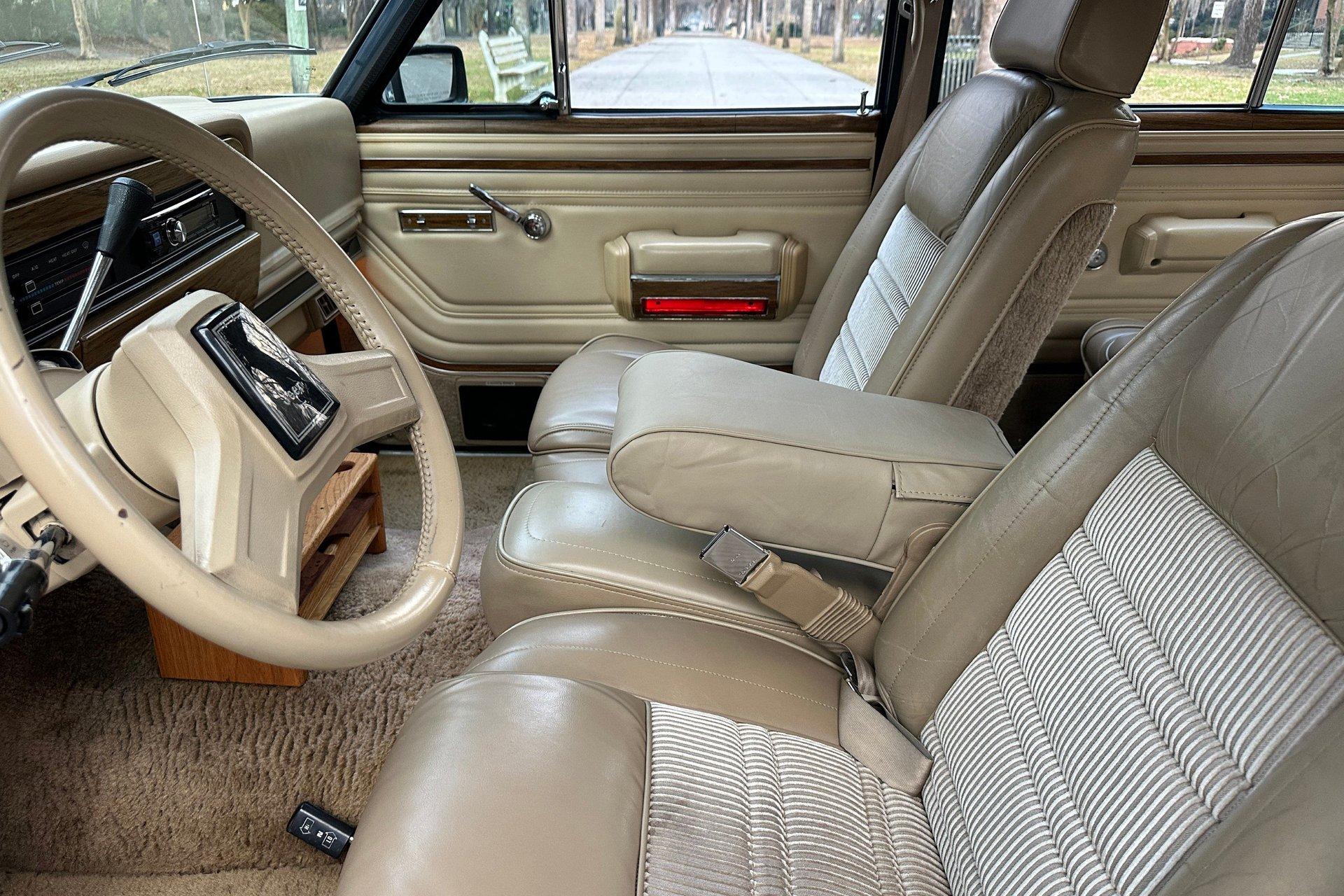 1989 Jeep Grand Wagoneer