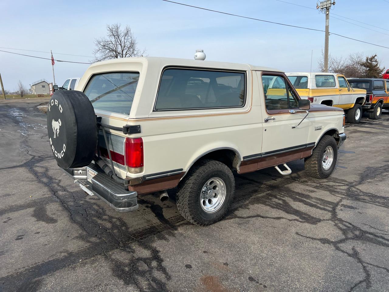 1990 Ford Bronco XLT 4×4 - 4