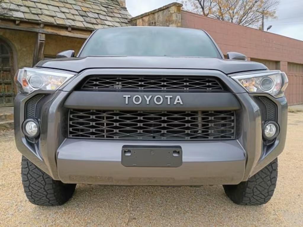 2019 Toyota 4Runner SR5 Premium - 4