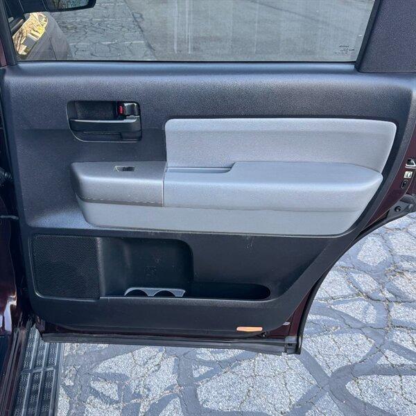 2016 Toyota Sequoia SR5