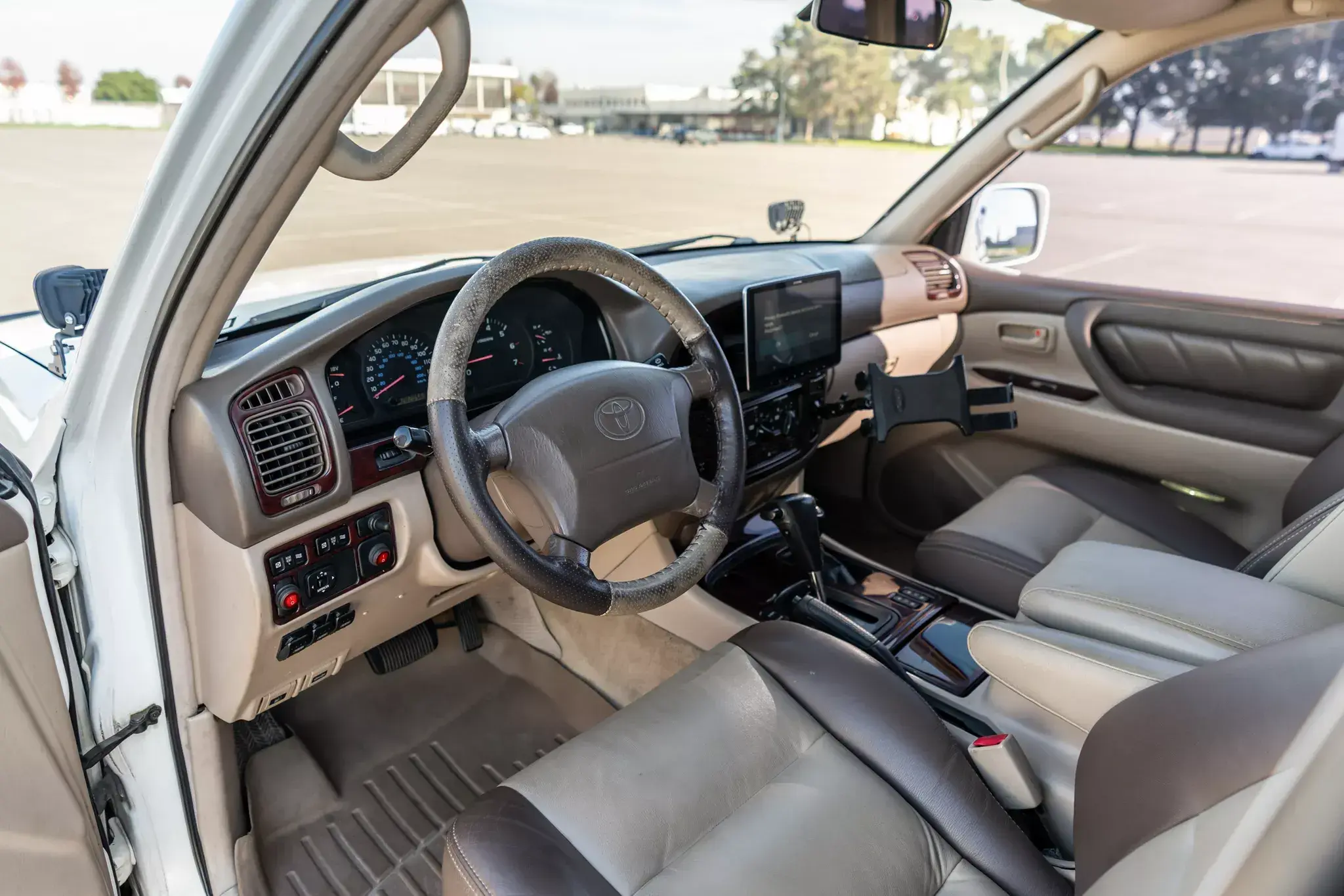 Modified 2000 Toyota Land Cruiser