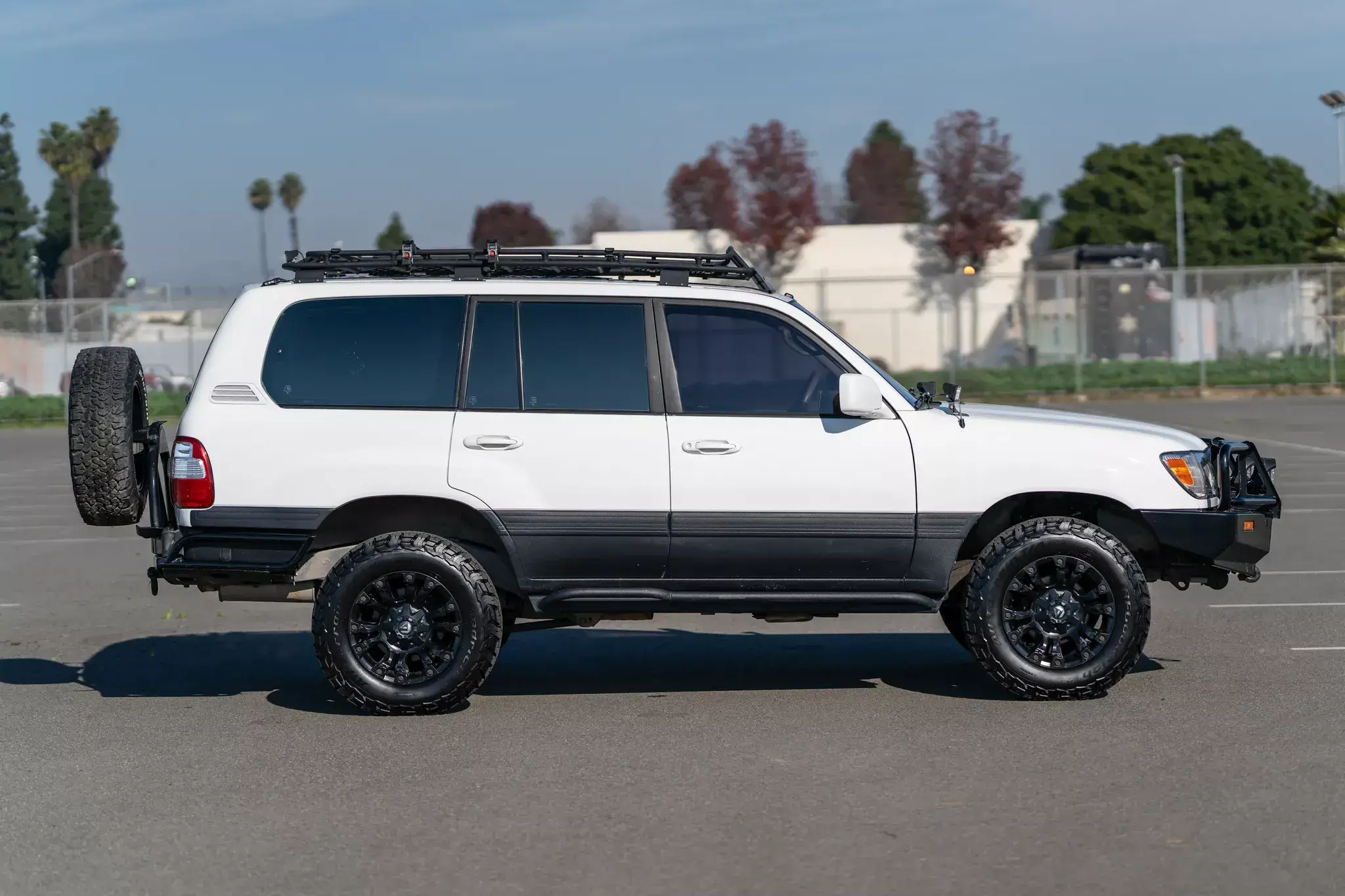 Modified 2000 Toyota Land Cruiser