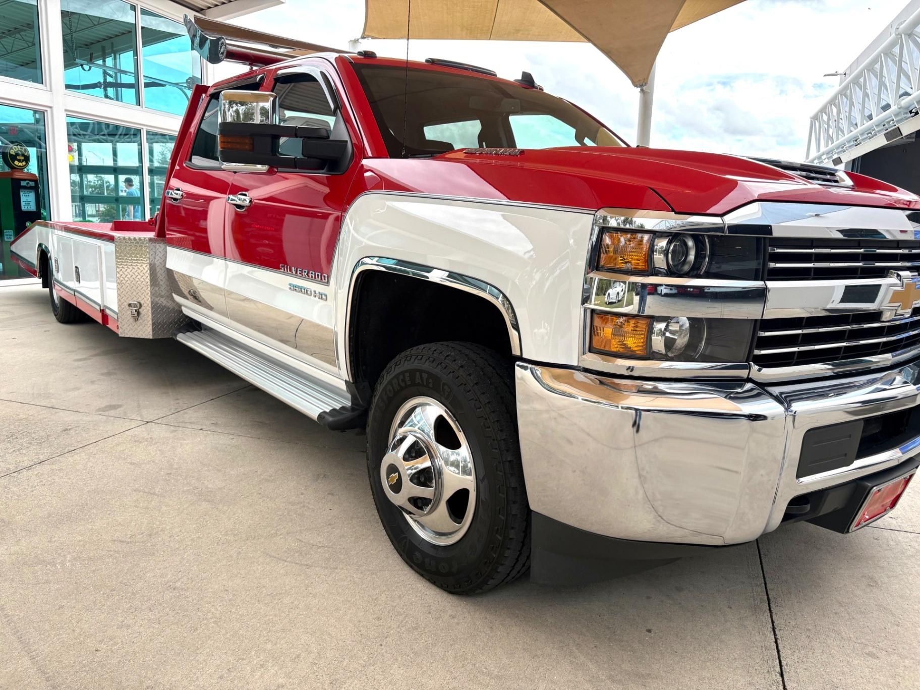 2017 Chevrolet Silverado Tow Truck
