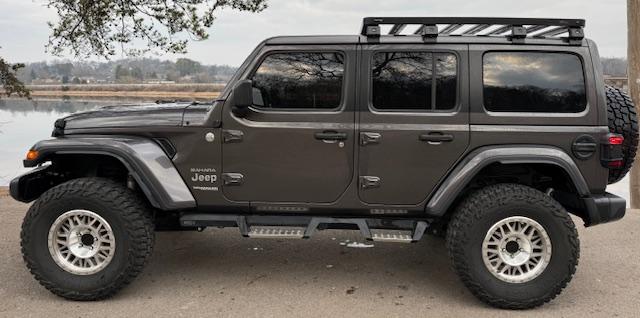 2020 Jeep Wrangler Sahara - 3