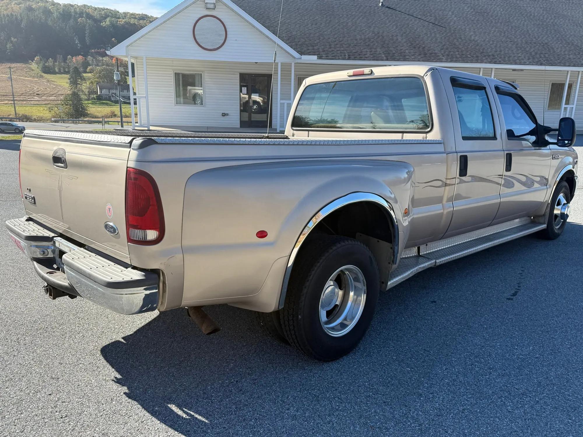 V10-Powered 1999 Ford F=350 Super Duty