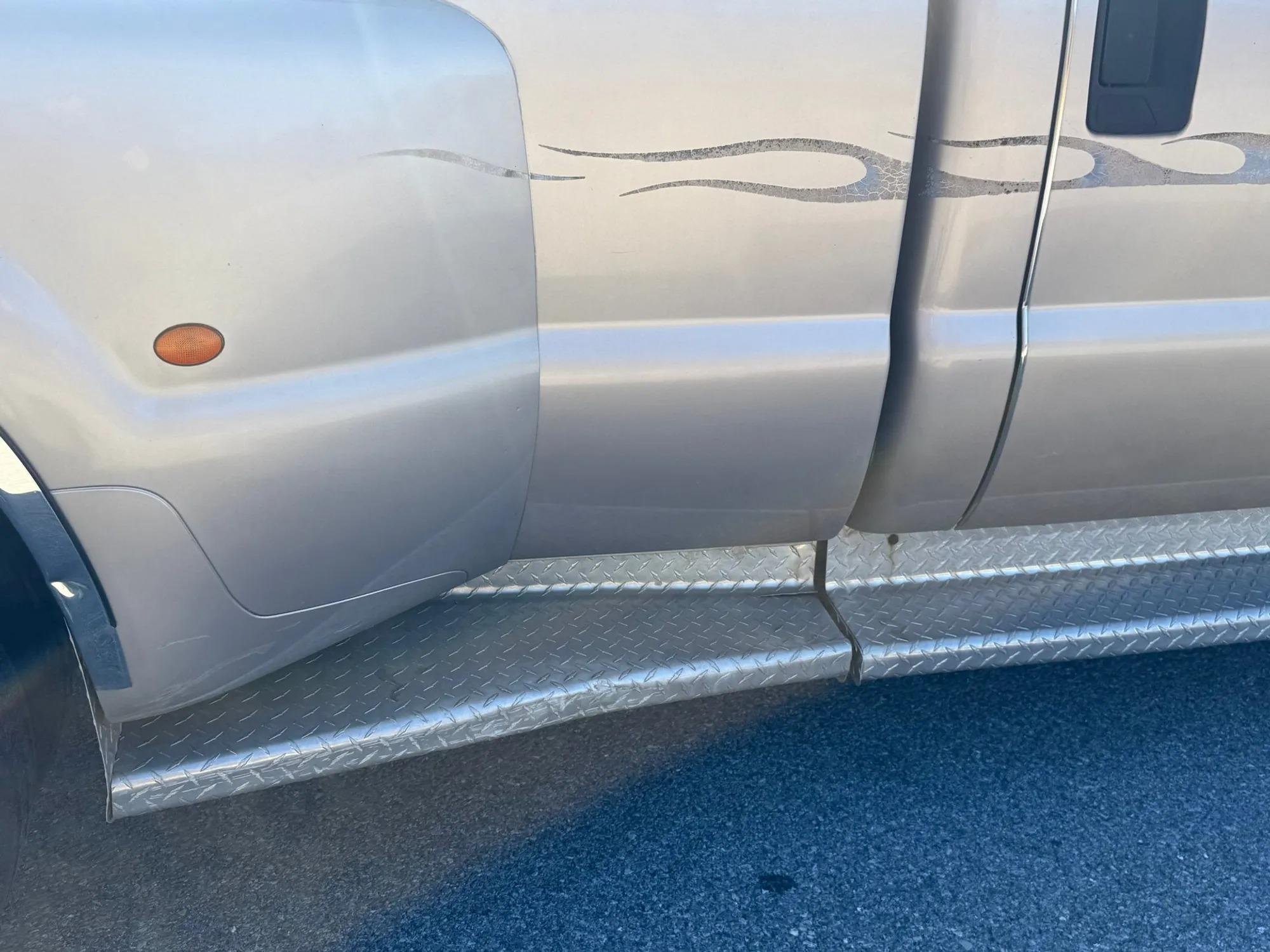 V10-Powered 1999 Ford F=350 Super Duty