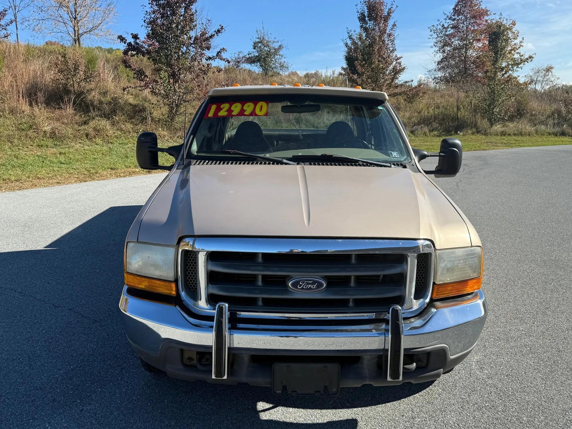 V10-Powered 1999 Ford F=350 Super Duty