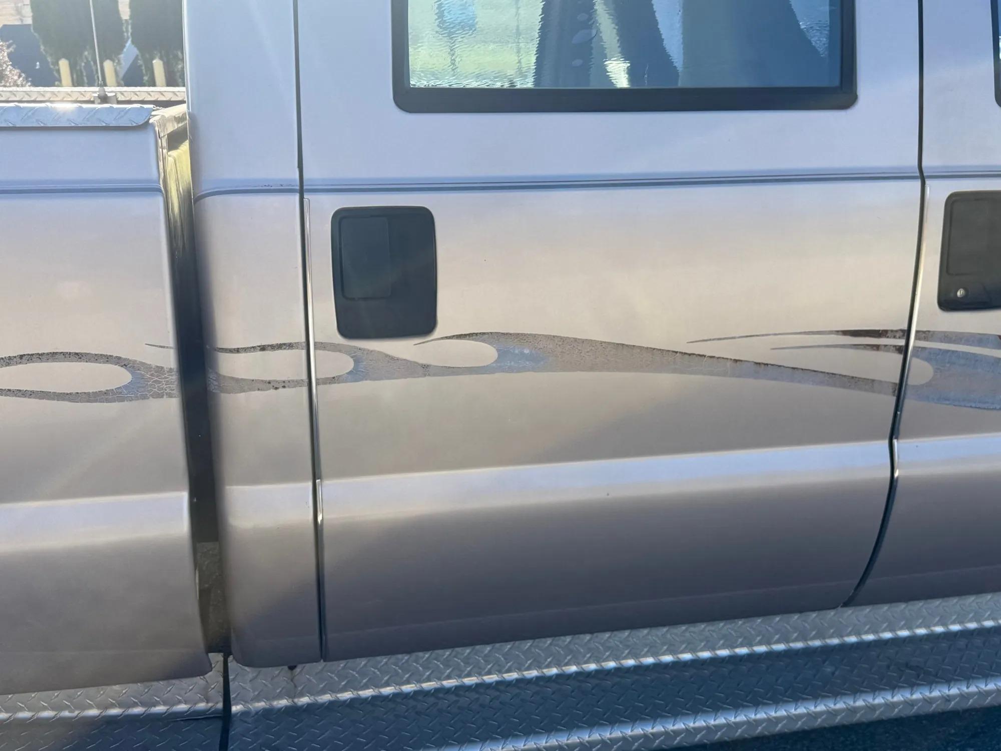 V10-Powered 1999 Ford F=350 Super Duty