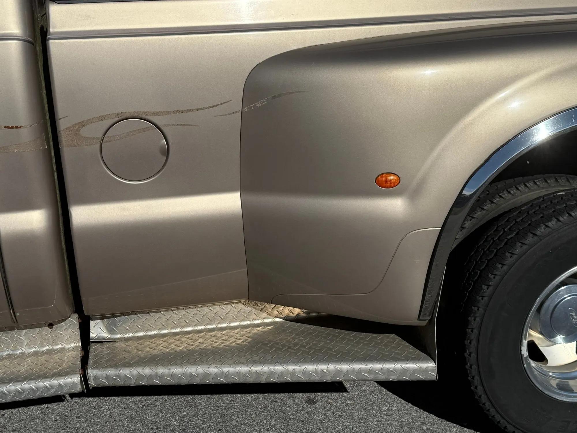 V10-Powered 1999 Ford F=350 Super Duty