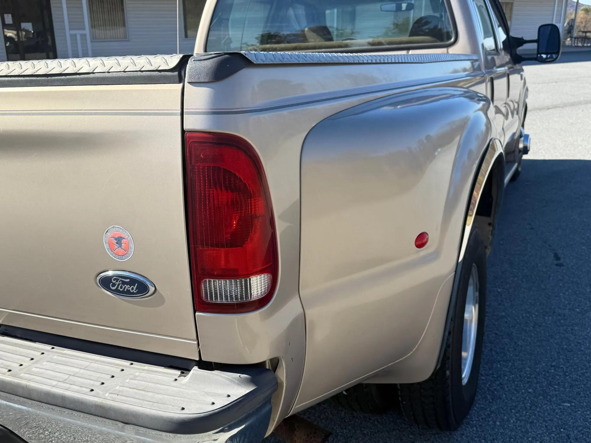 V10-Powered 1999 Ford F=350 Super Duty