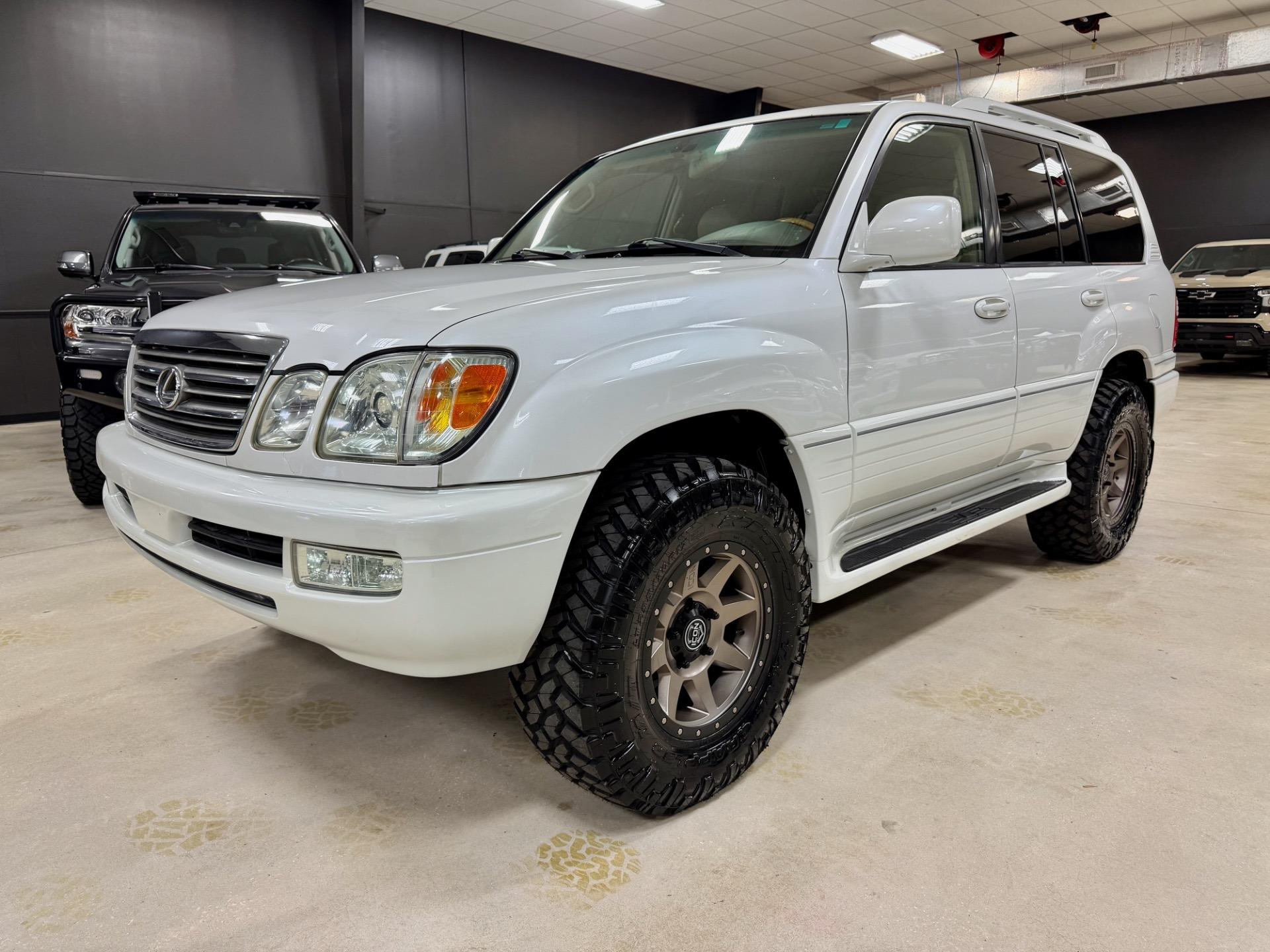 2004 Lexus LX 470