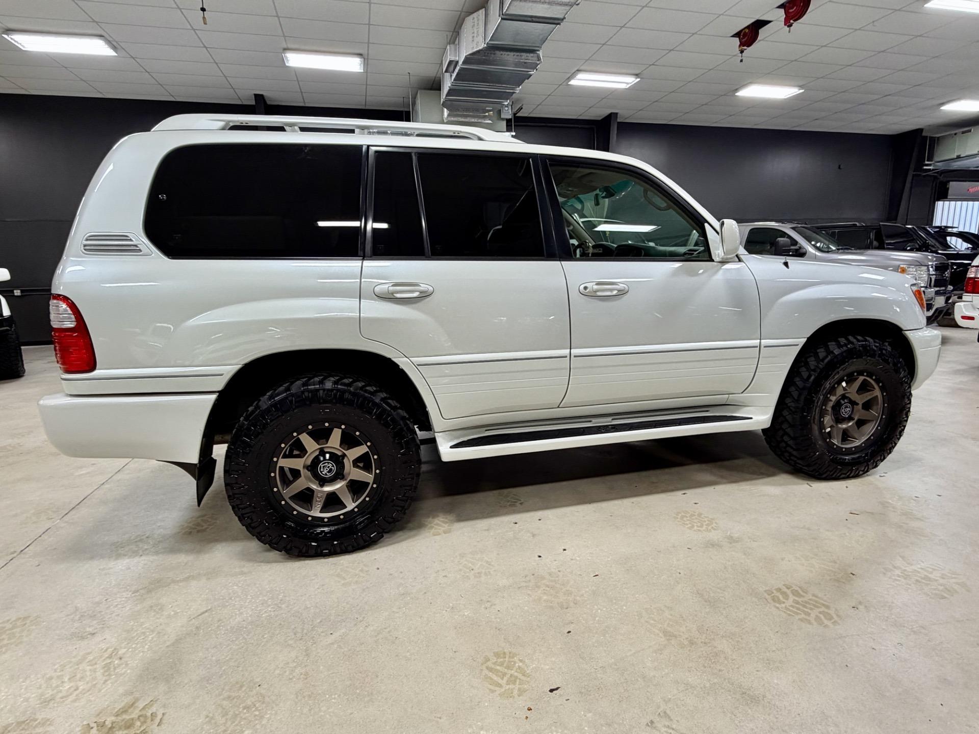 2004 Lexus LX 470 - 4