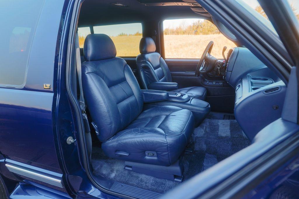 1996 Chevrolet Tahoe LT - 5