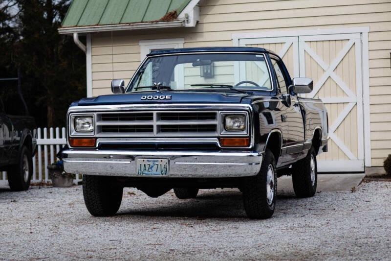 37k-Mile 1988 Dodge Power Ram W100 4×4 - 5
