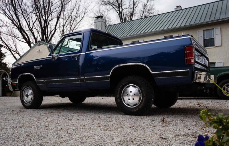 37k-Mile 1988 Dodge Power Ram W100 4×4