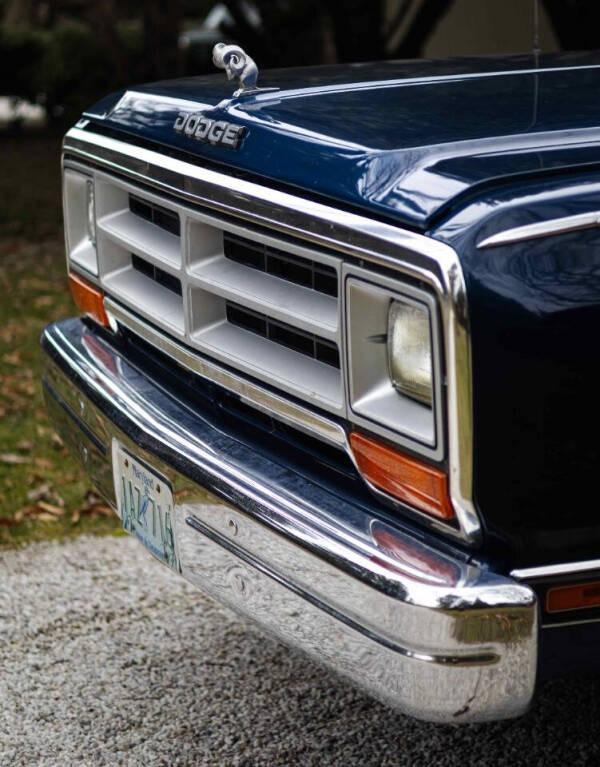 37k-Mile 1988 Dodge Power Ram W100 4×4