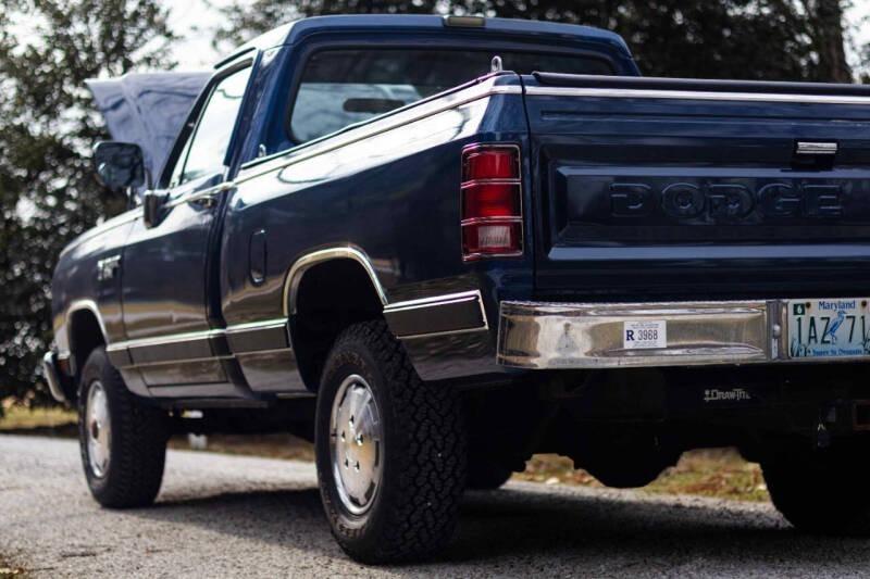 37k-Mile 1988 Dodge Power Ram W100 4×4