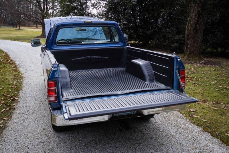 37k-Mile 1988 Dodge Power Ram W100 4×4