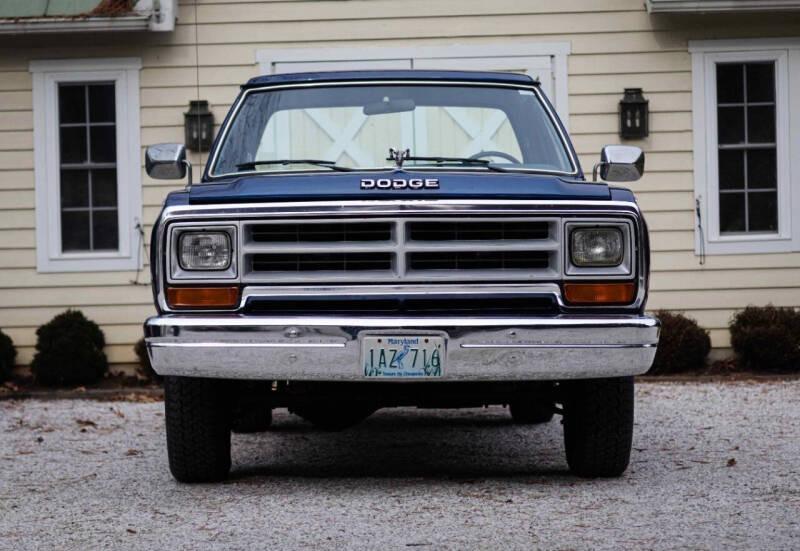 37k-Mile 1988 Dodge Power Ram W100 4×4 - 3