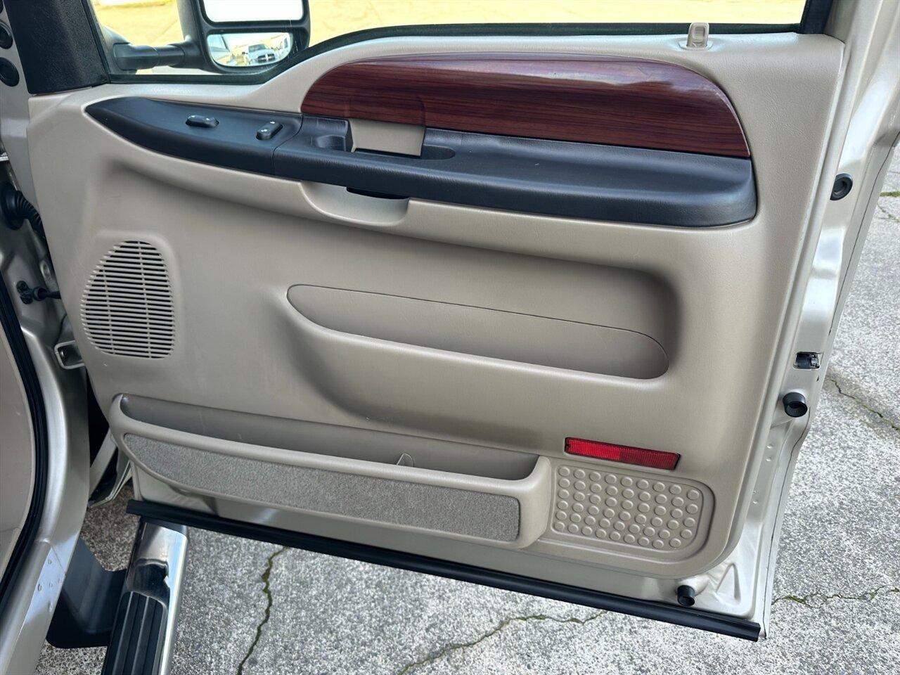 2005 Ford Excursion Limited