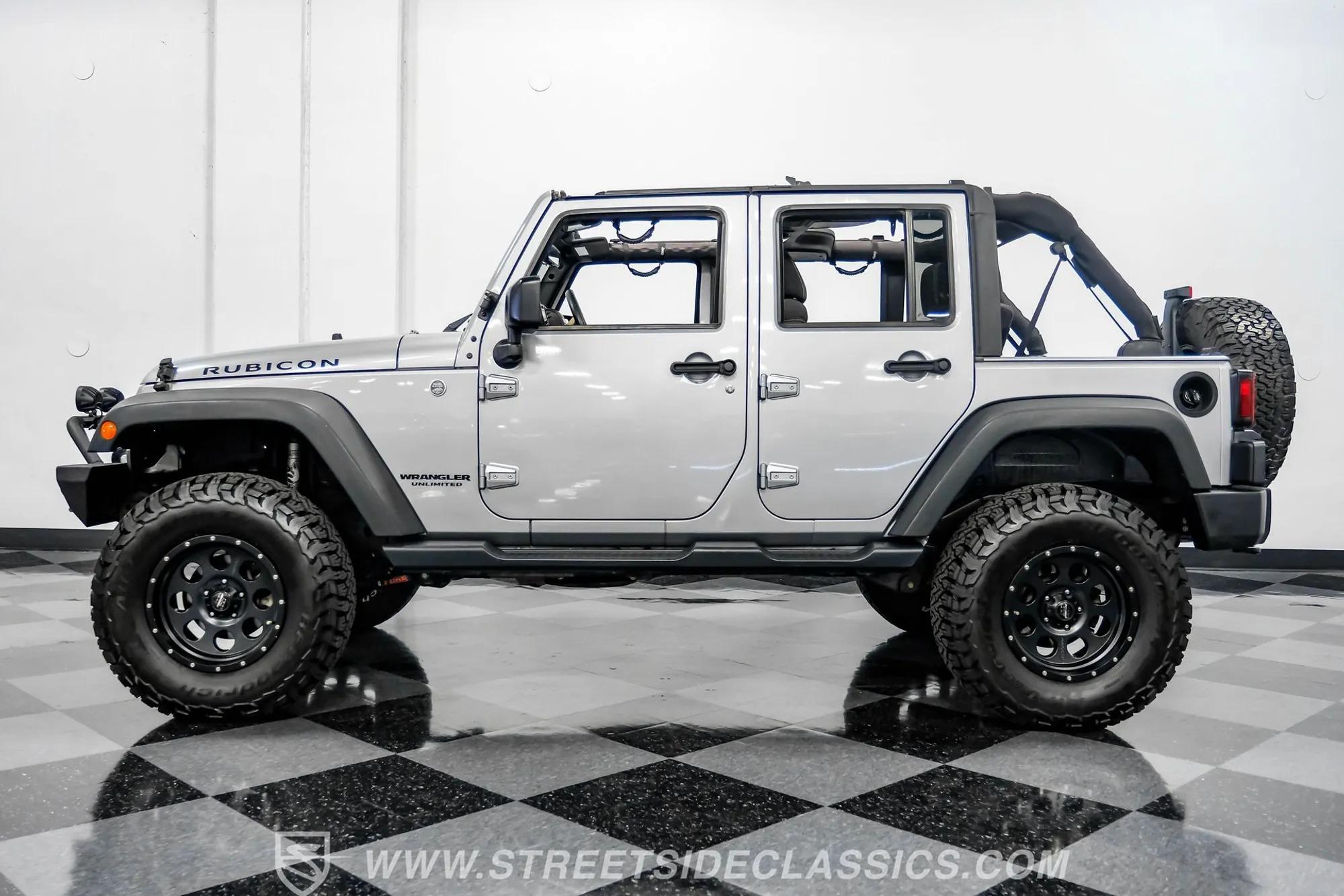 2015 Jeep Wrangler Unlimited Rubicon - 2