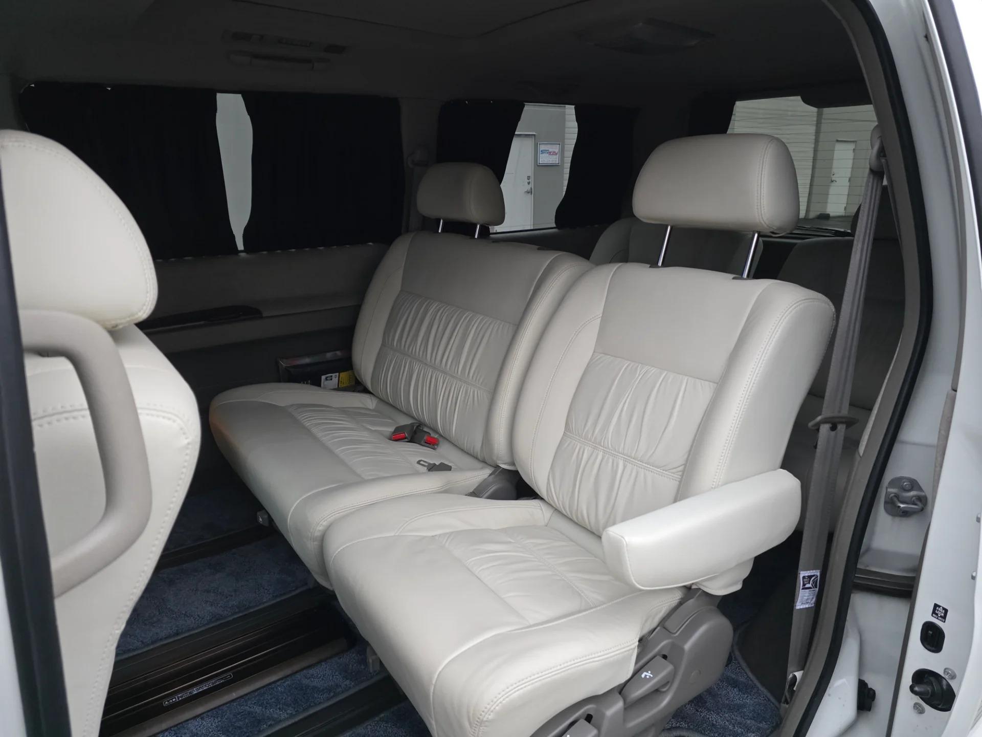 2000 Nissan Elgrand Rider