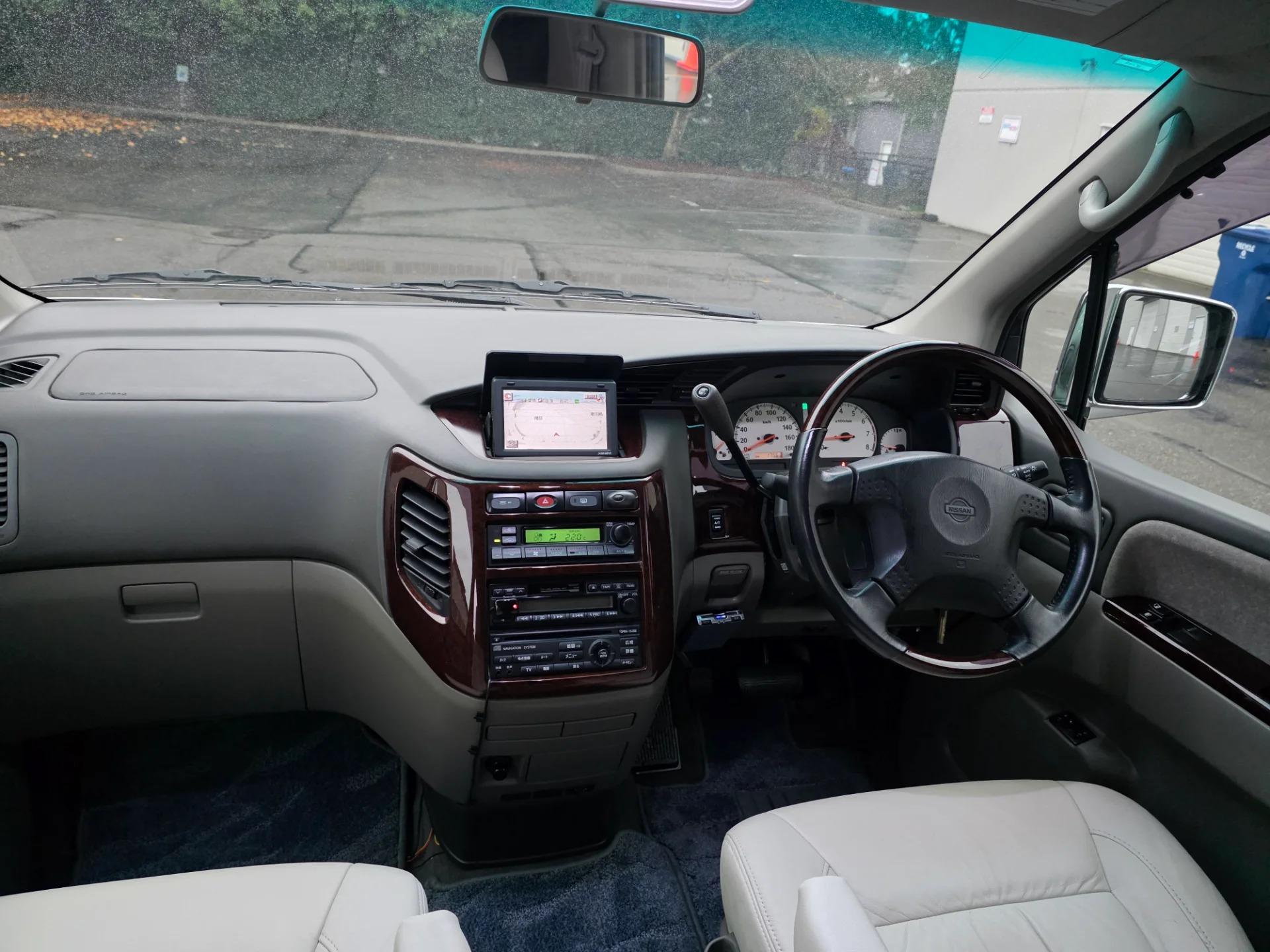 2000 Nissan Elgrand Rider