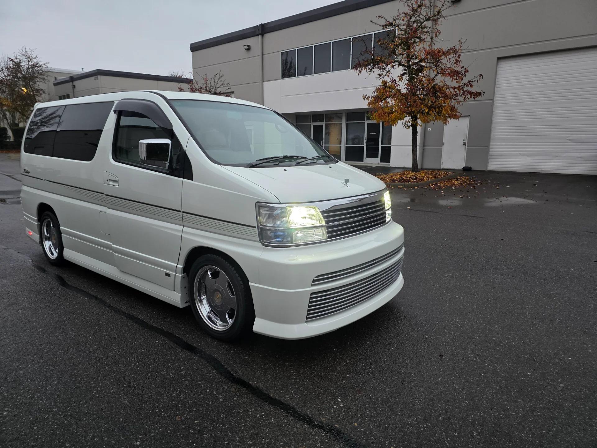 2000 Nissan Elgrand Rider