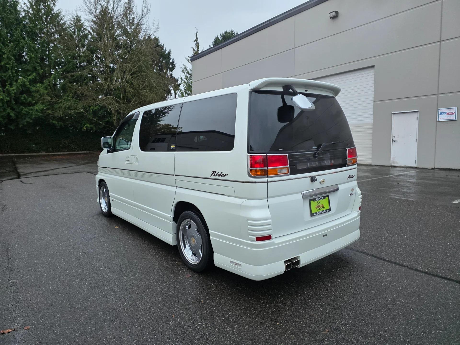 2000 Nissan Elgrand Rider