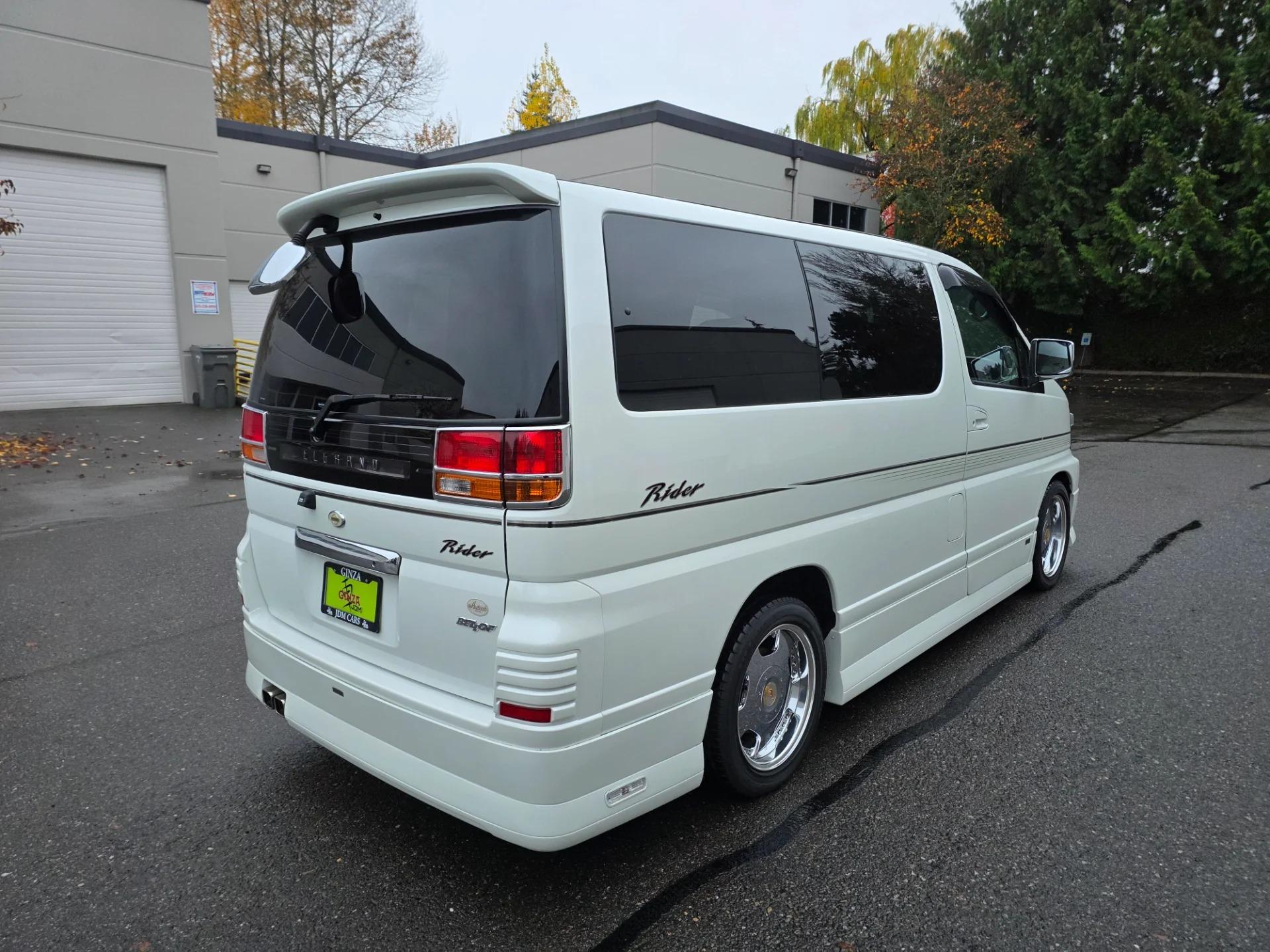 2000 Nissan Elgrand Rider