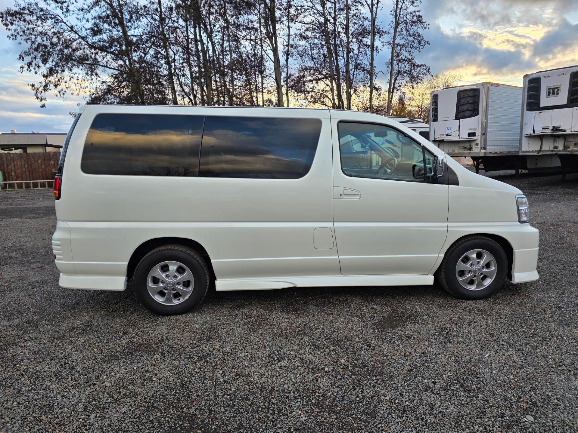 2000 Nissan Elgrand Rider