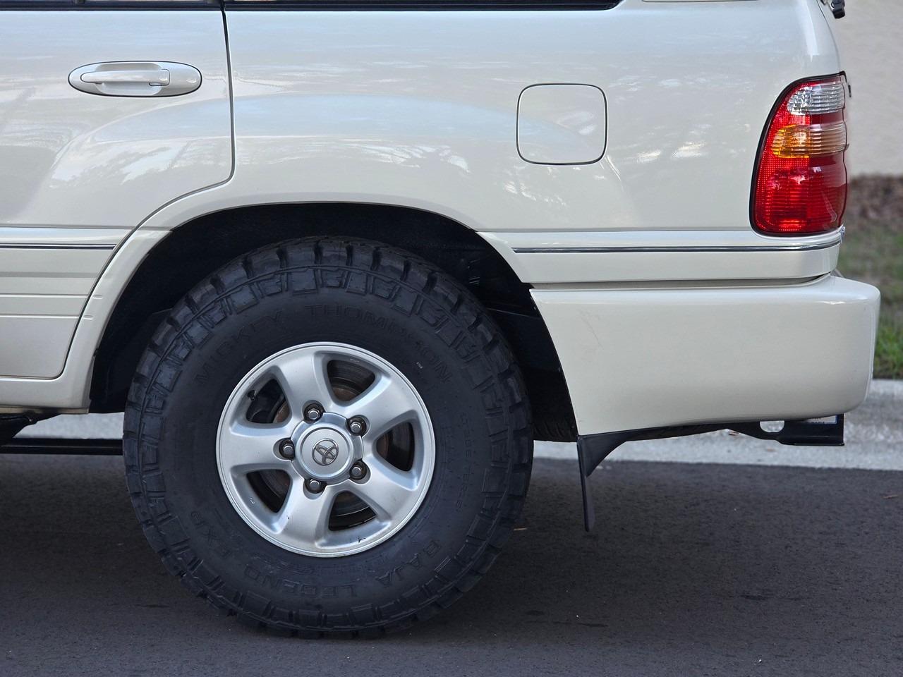 2000 Toyota Land Cruiser VX Limited